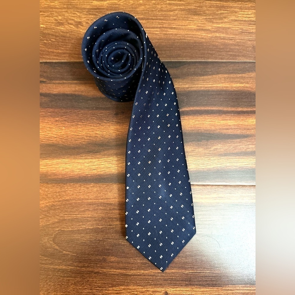 MICHAEL KORS 100% Silk Navy Necktie